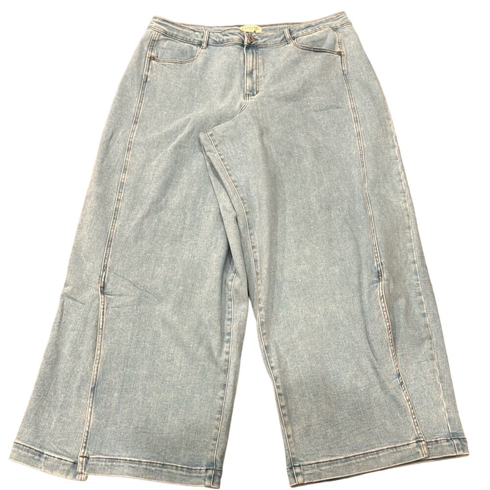 NWT ELOQUII Women's Wide Barrel Jean with Slit Light Wash Size 22